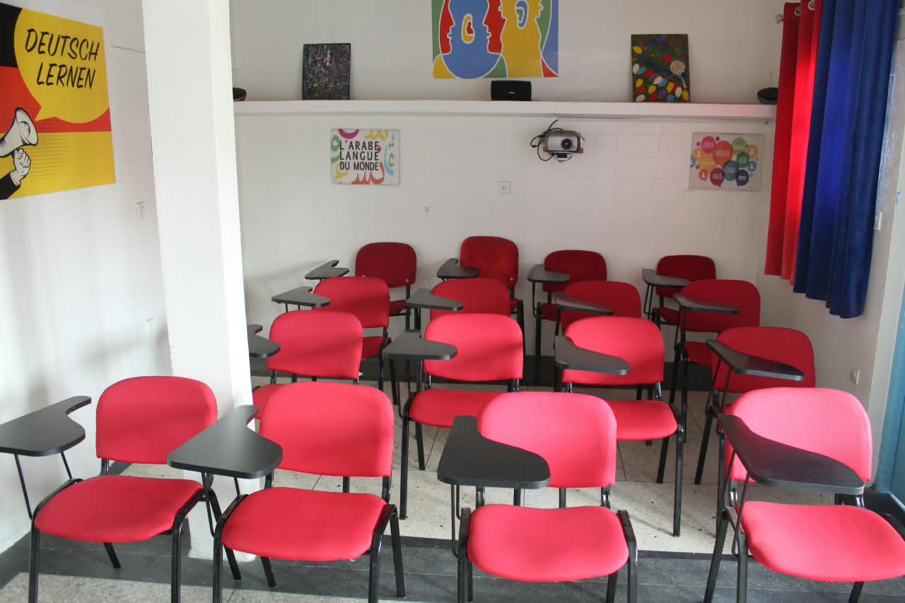 Salle de langues de l'Institut Mellanium